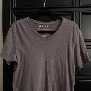 The Rail Men's Slate V-Neck Tee